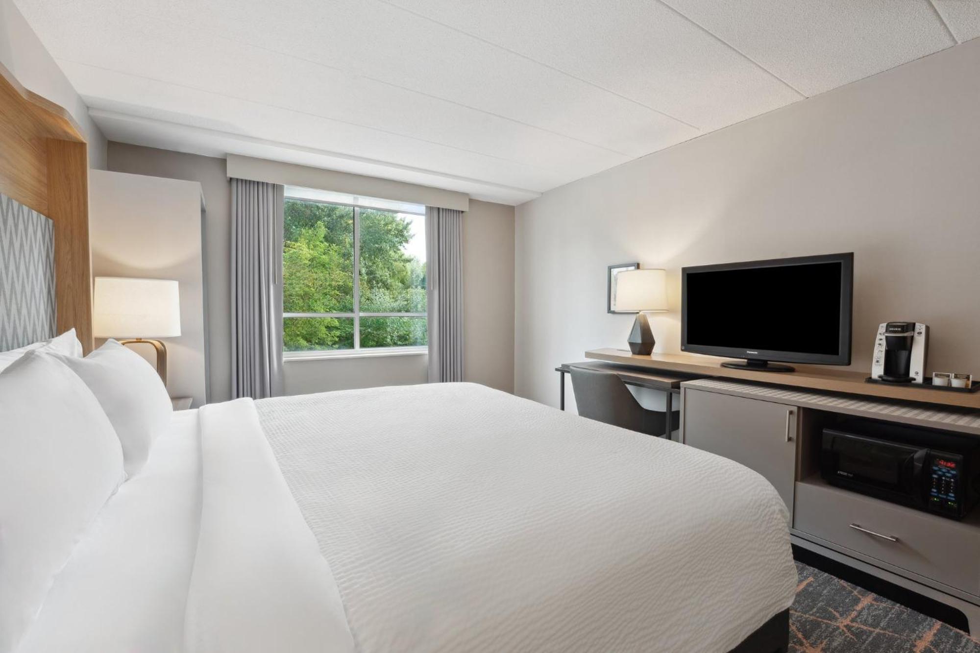 Holiday Inn Portsmouth By Ihg Exterior photo