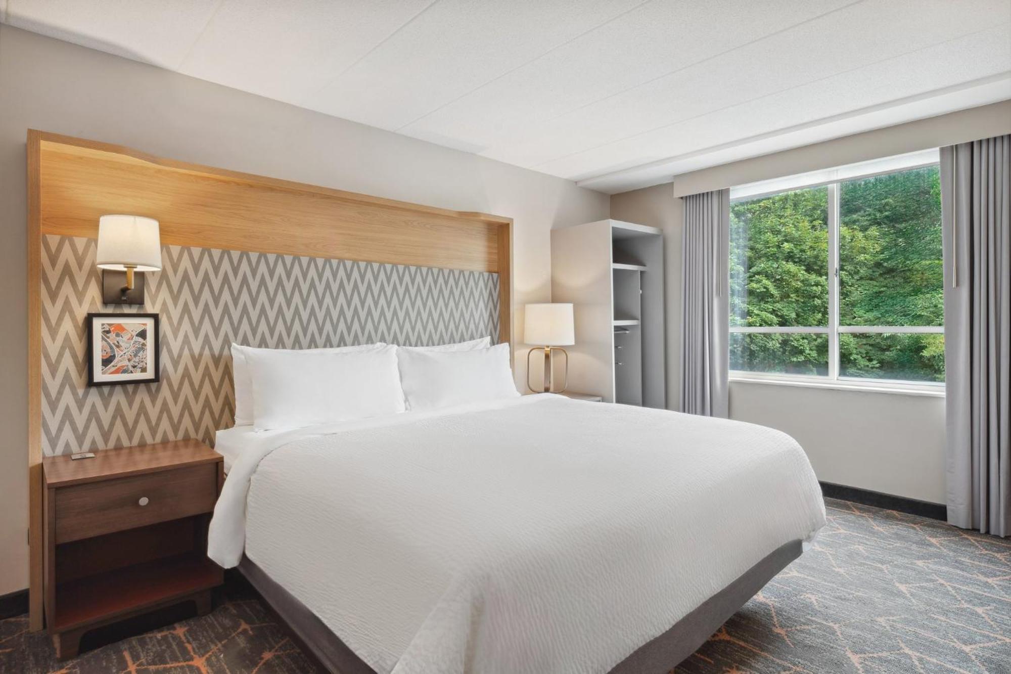 Holiday Inn Portsmouth By Ihg Exterior photo