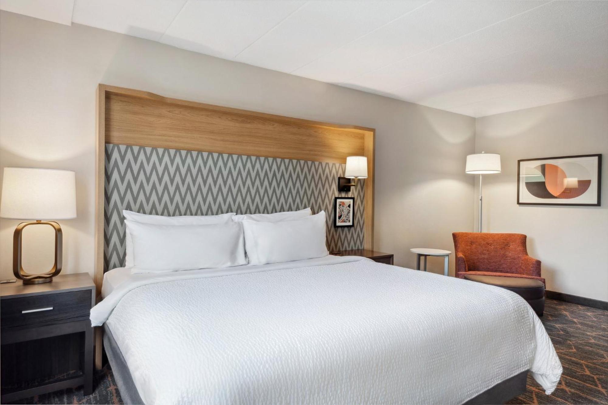 Holiday Inn Portsmouth By Ihg Exterior photo