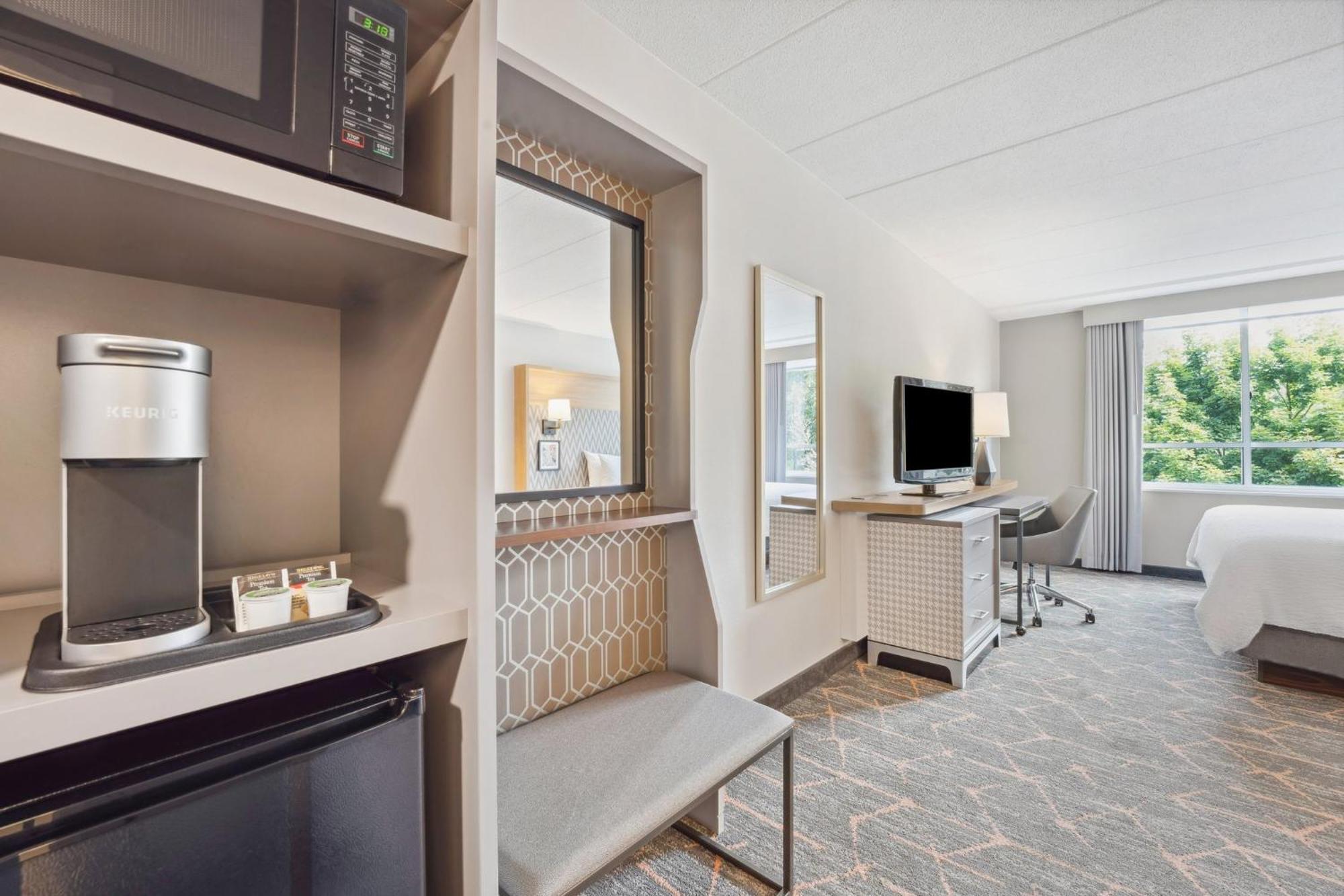 Holiday Inn Portsmouth By Ihg Exterior photo