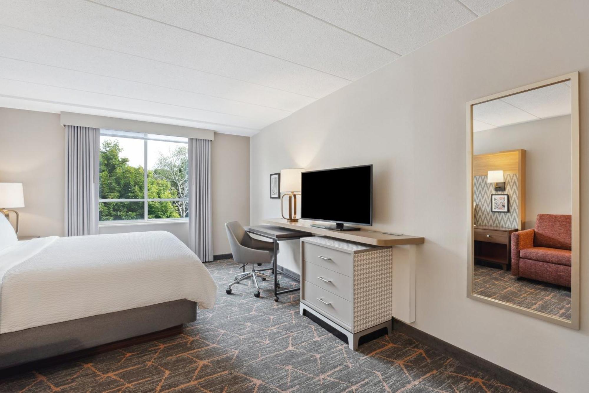 Holiday Inn Portsmouth By Ihg Exterior photo